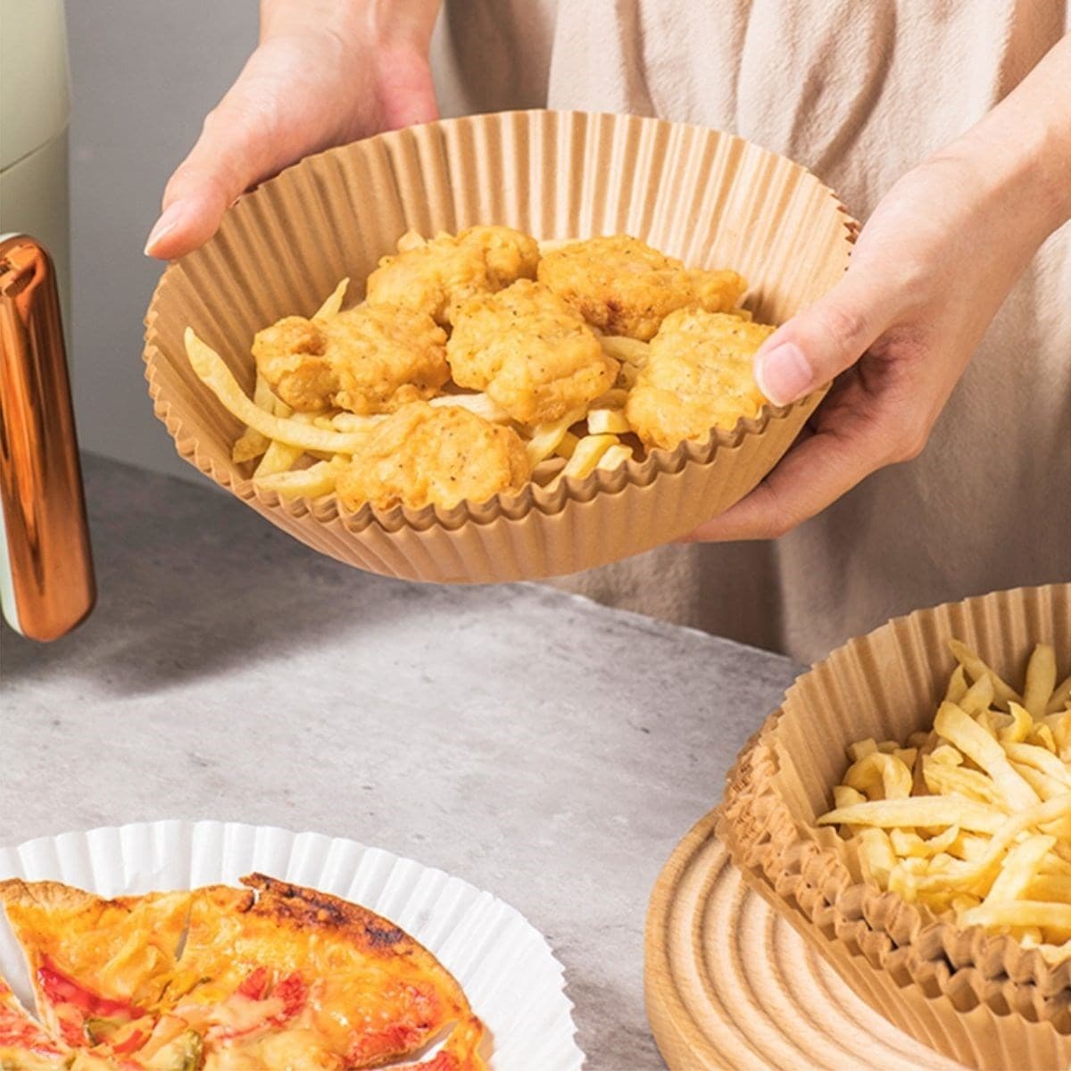 Roichil® 50 Adet Air Fryer Pişirme Kağıdı Tek Kullanımlık 23 Cm Yuvarlak Pişirme Kağıdı XXL PVC li — küçük görsel 5