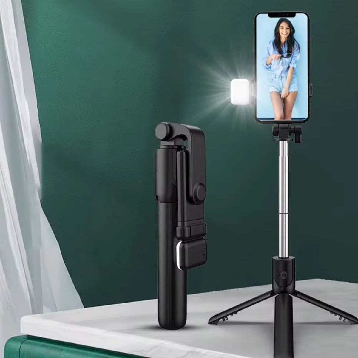 Roichil® Kendiliğinden LED Işıklı Kumandalı Uzayabilen Selfie Çubuğu,Masa Üstü Tripod