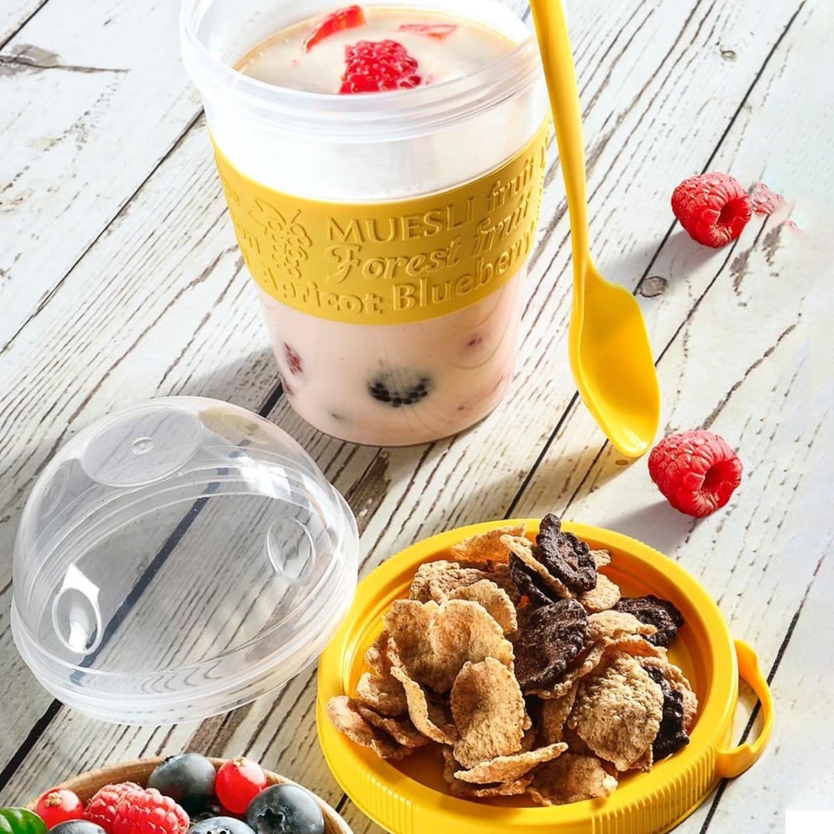 Roichil® Taken Go Kapaklı Kaşıklı Pratik Taşınabilir Meyveli Yoğurt Kabı