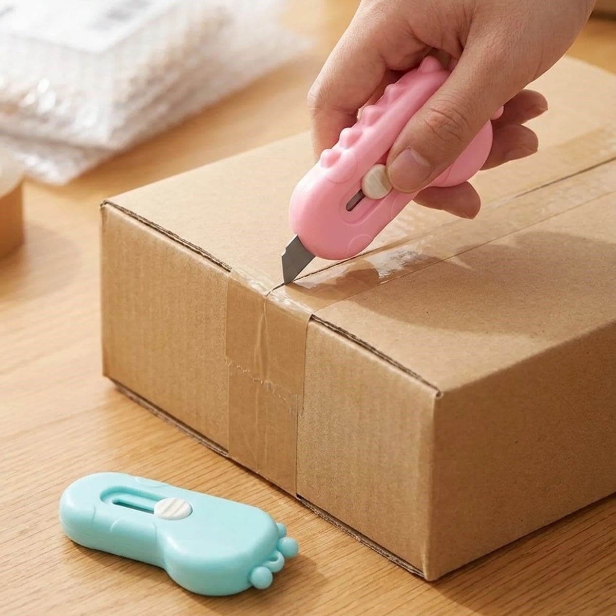 Roichil® Dinozor Tasarımlı 2’li Mini Makas ve Falçata Seti – Pratik Kargo Paket Açıcı Aparat